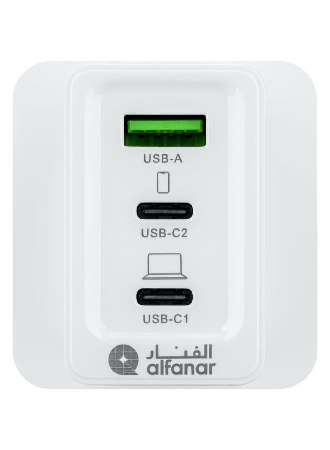 الفنار شاحن الحائط من ثلاثي المنافذ بقوة 65 واط من نوع USB وخاصية باور ديلفري وتقنية GaN، لون أبيض 12 x 10 x 5.3 ملم UC06 - Image 2